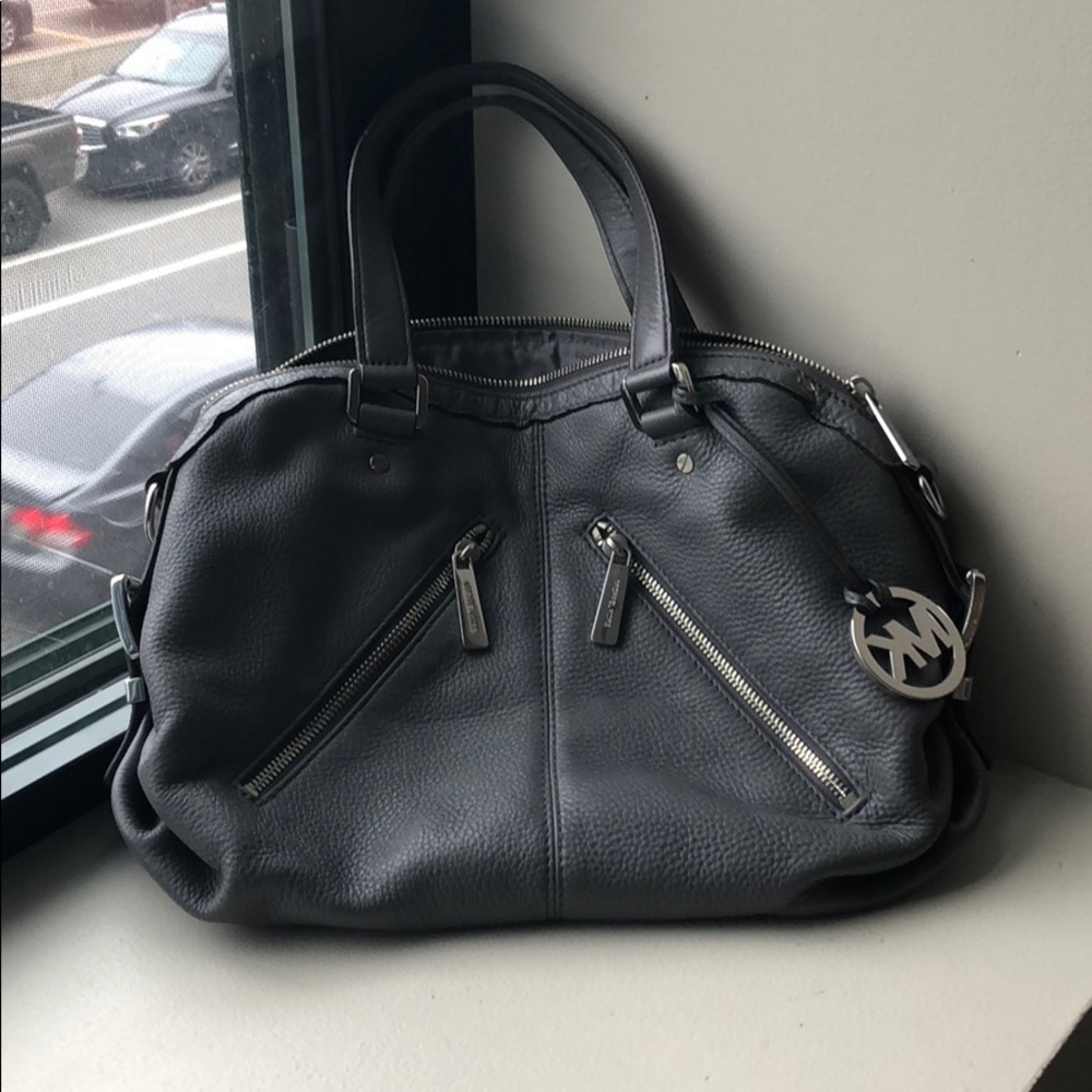 GRAY MICHAEL KORS PURSE